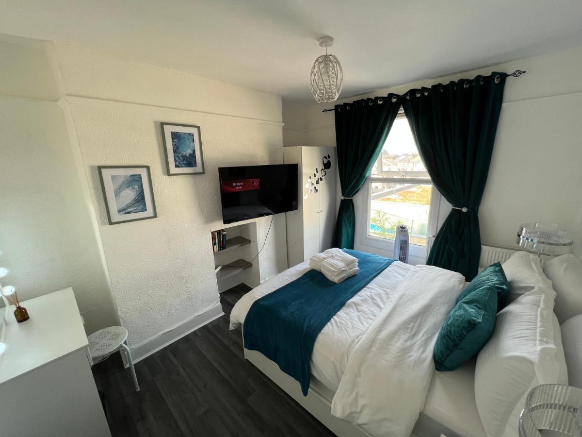 Luxury 1Bed Holiday Flat-10 Minutes From London Bridge & 3Mins Walk To Lewisham Dlr Apartment Exterior photo