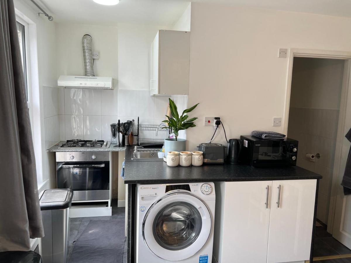 Luxury 1Bed Holiday Flat-10 Minutes From London Bridge & 3Mins Walk To Lewisham Dlr Apartment Exterior photo